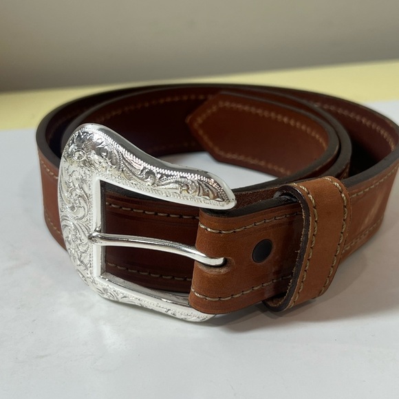 Like New Lyntone Made in USA Genuine Leather Brown Western Belt Silver Buckle - Picture 2 of 11